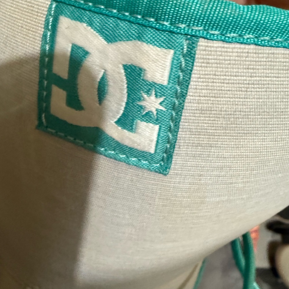 White and Teal Snowboarding Boots - Picture 10 of 12